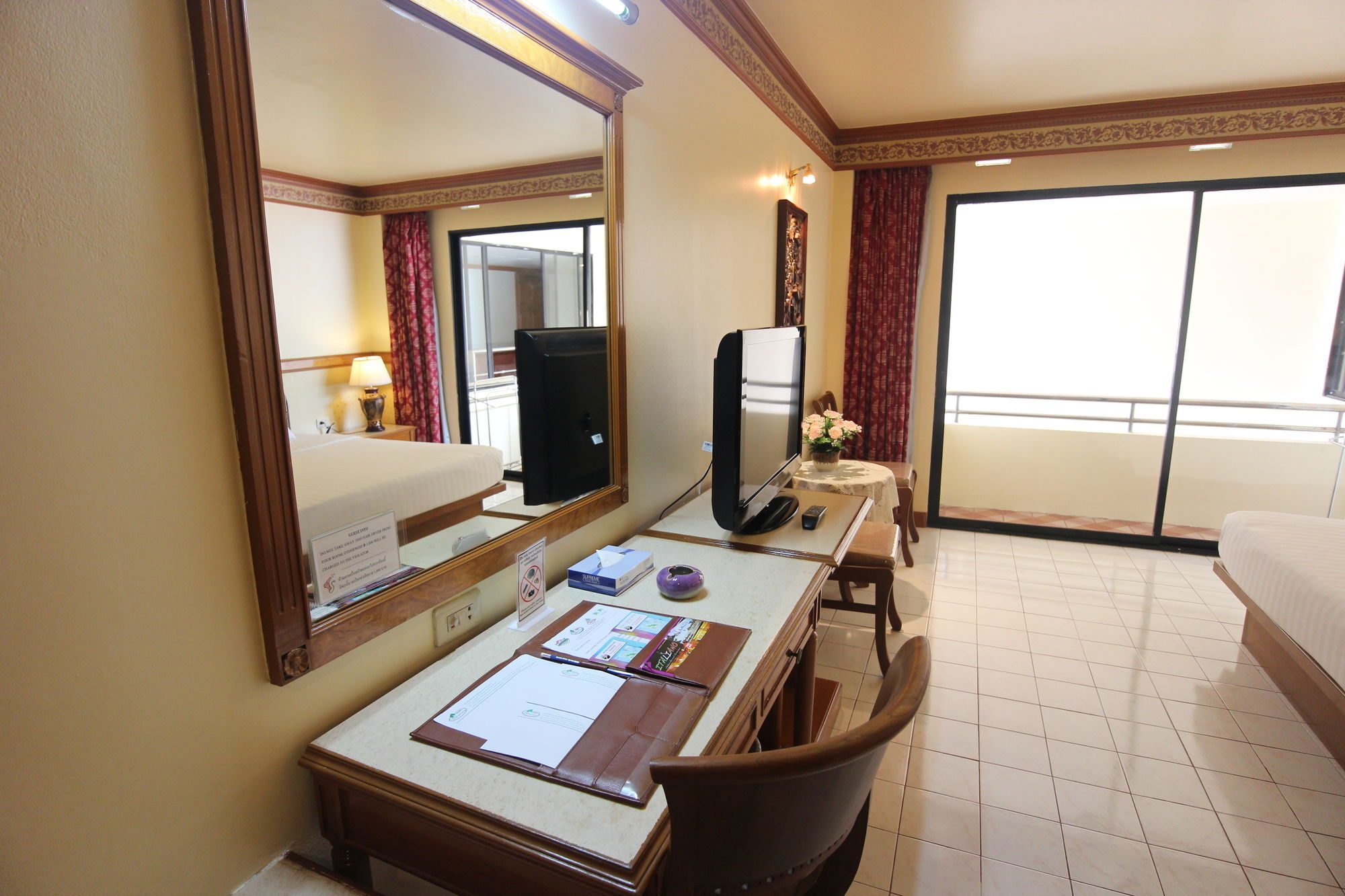 Phi Phi Hotel Kültér fotó
